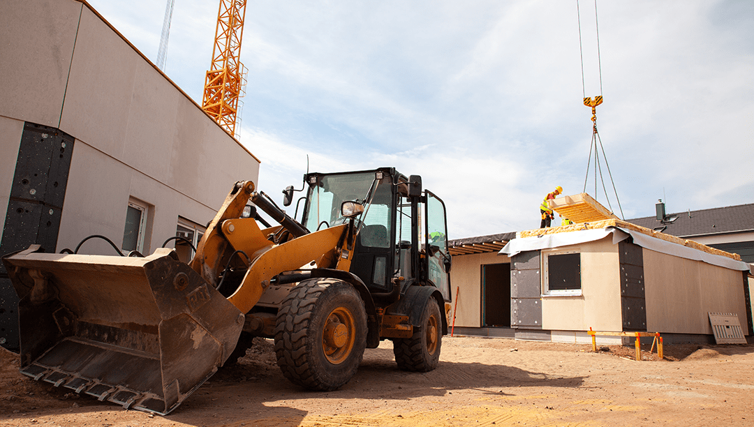 Auf der Baustelle in Magdeburg-Diesdorf soll zum "Tag der offenen Baustelle" die Zeitkapsel vergraben werden. Foto: Humanas