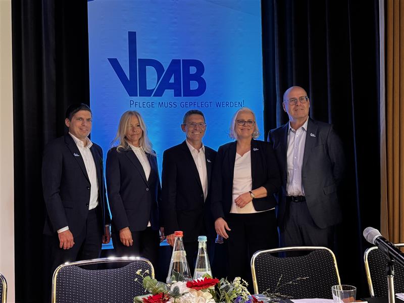 Der neu gewählte Bundesvorstand des VDAB (von links nach rechts): Tim Sons, Beate Van Benthum, Stephan Baumann, Sonja Gerhardy und Dr. Jörg Biastoch.