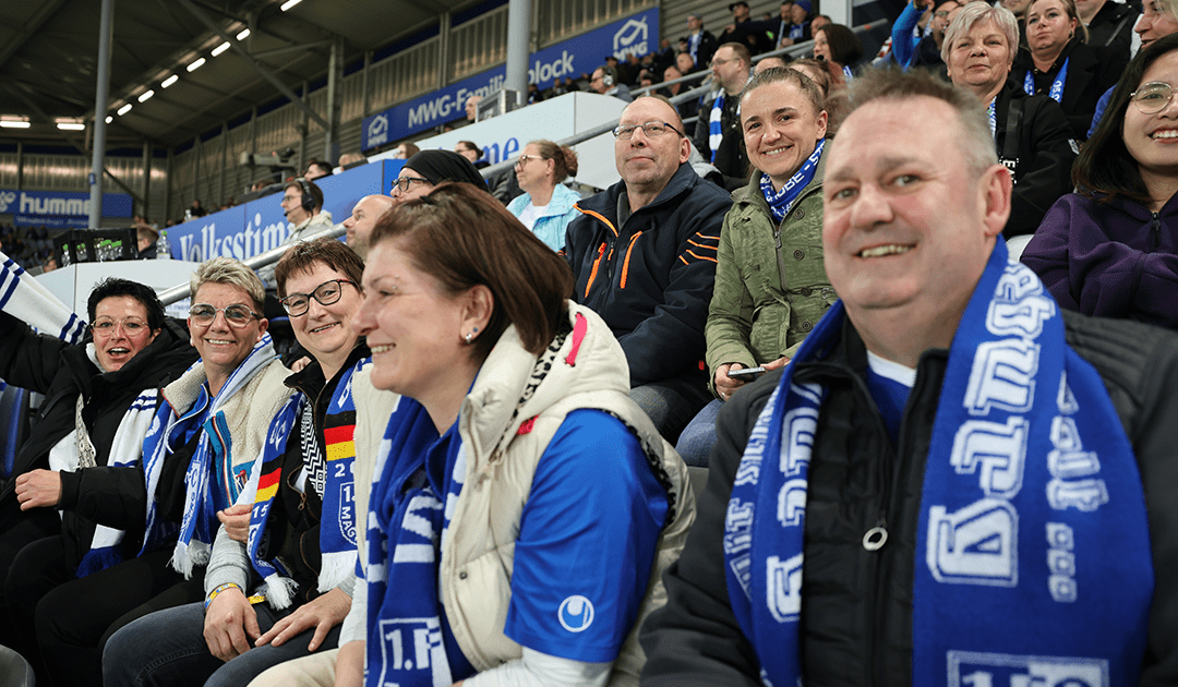 Humanas-Familie beim „Tag der Fans mit Handicap“ des 1. FC Magdeburg